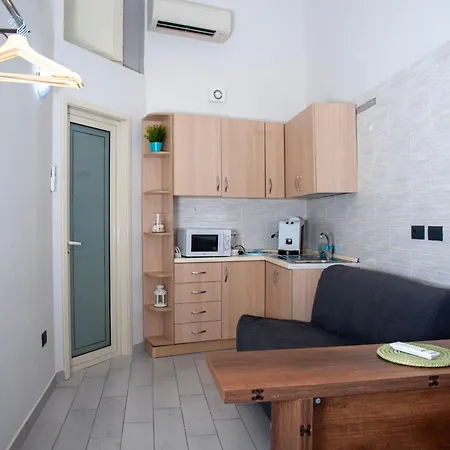 Palazzo Carafa Della Spina *