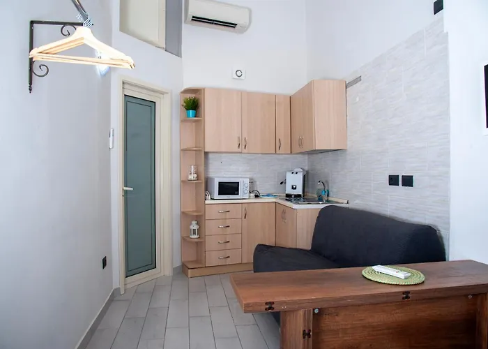 Palazzo Carafa Della Spina *