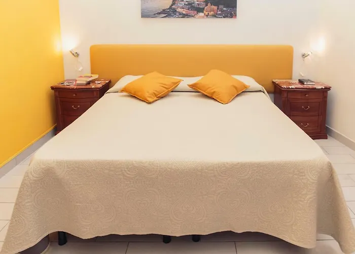 Palazzo Carafa Della Spina 아파트 *